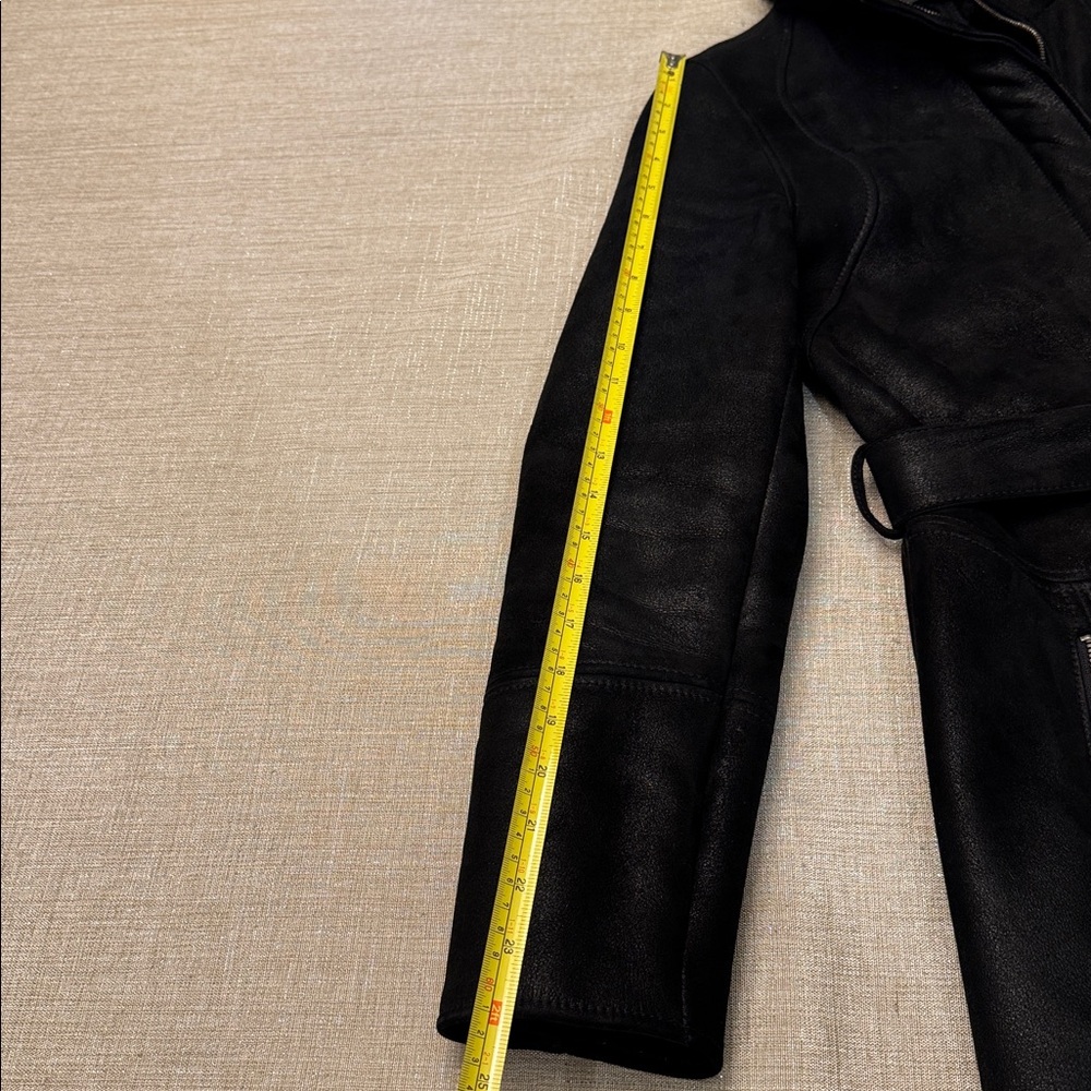 Andrew Marc- Women's Black Shearling Leather Belted Coat/EUC/Size S - Picture 13 of 15